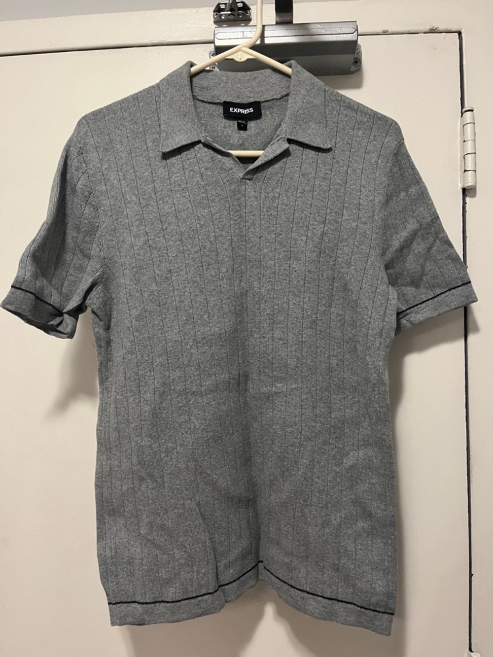Express Men’s Grey Short-Sleeve Ribbed Polo